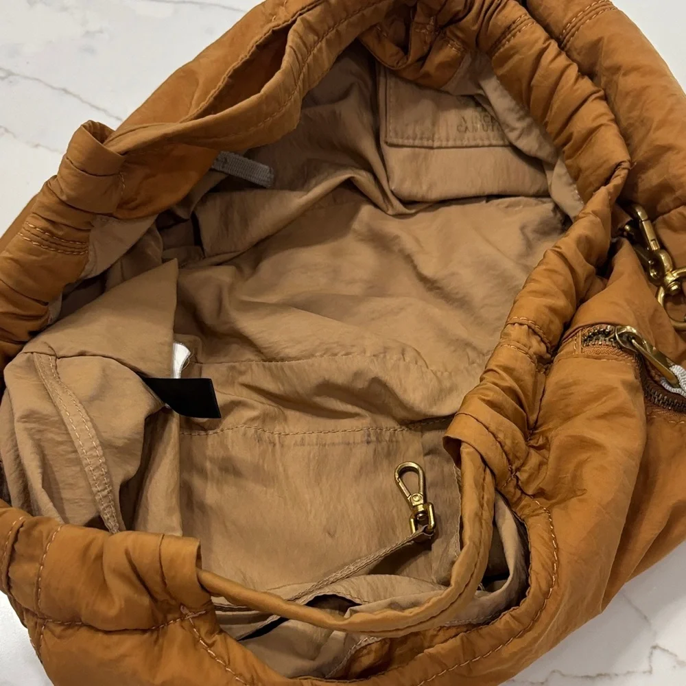 Vince Camuto rustic oak Bag with Zip Accents